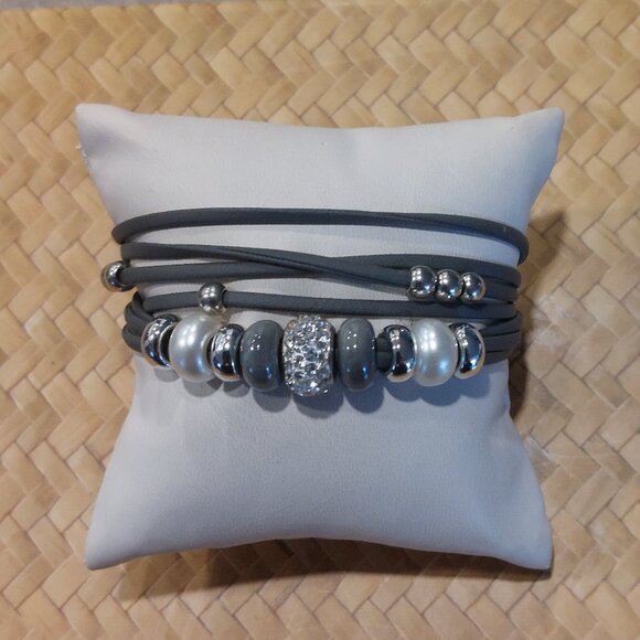 Women's 8 Strips Grey Leather Magnetic Bracelet w/Pearls/Silver/Rhinestones - Picture 3 of 9